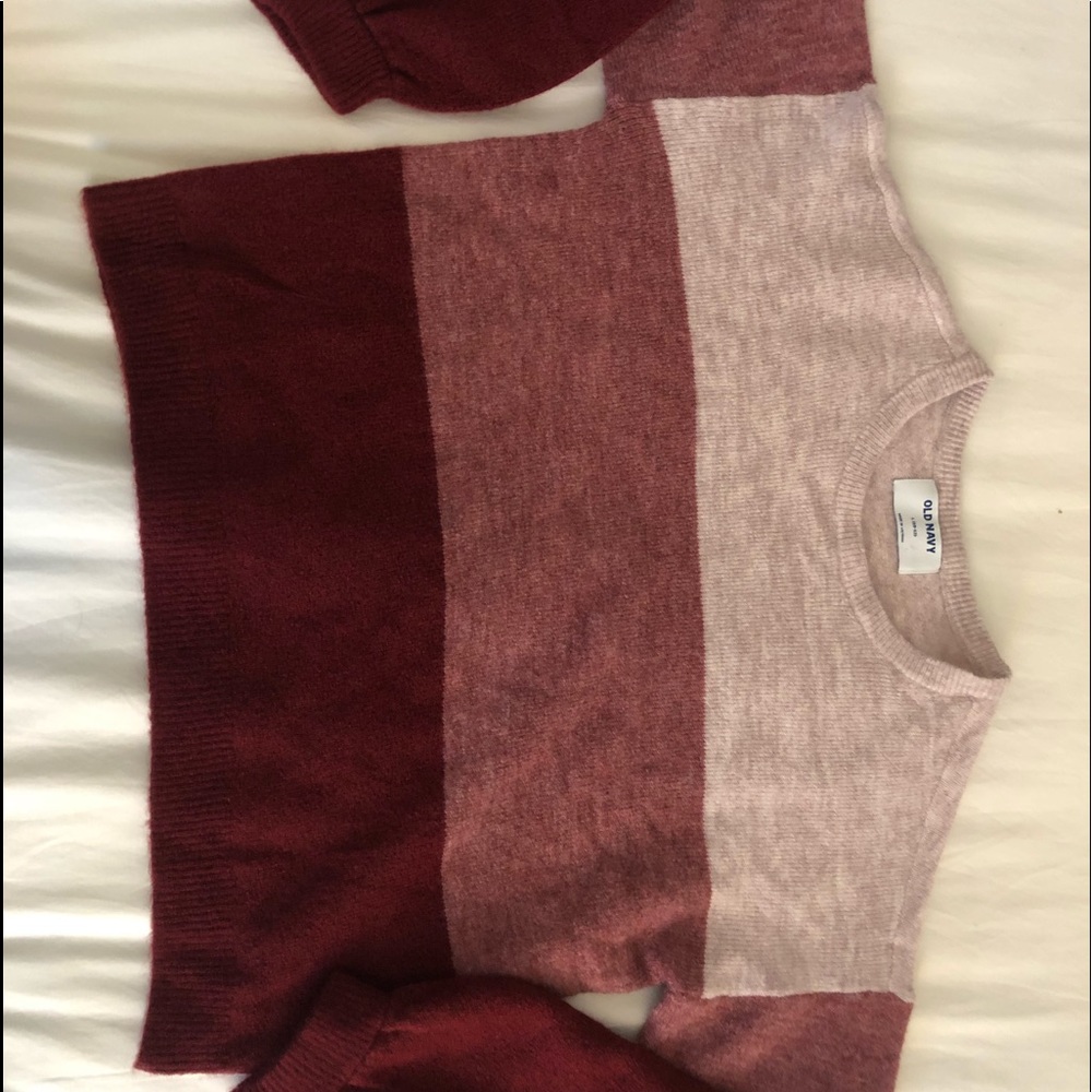 Mid cropped striped balloon sleeve sweater.